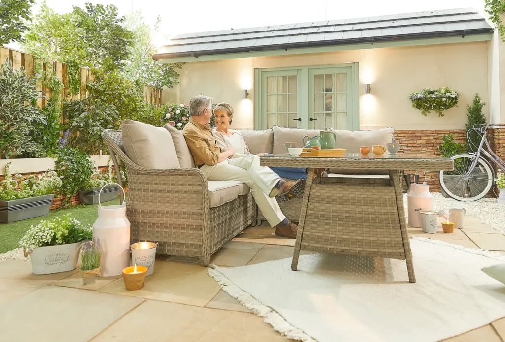 Relaxing Retreat with Garden Furniture | Image Credit: ventofurniture.com